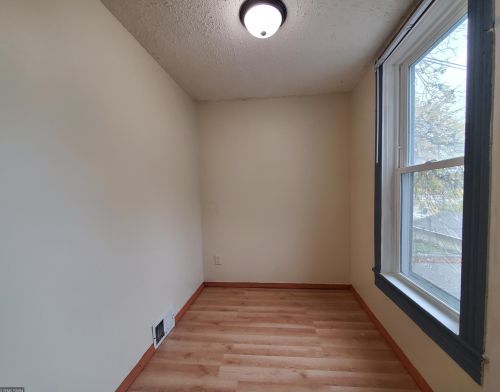 689 Case Ave, Saint Paul MN 55106-3704 exterior