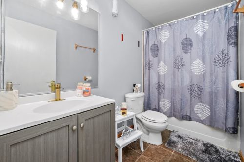 1538 Tripp Ave, Chicago IL 60652-2948 exterior