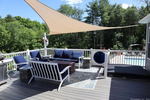 68 Pratt Rd, Killingly CT 06241-1740 exterior