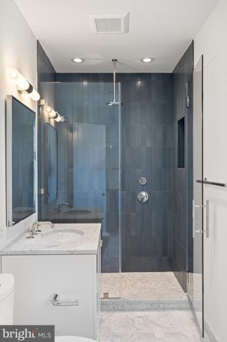 4526 Hawthorne St, Washington DC 20016-3570 exterior