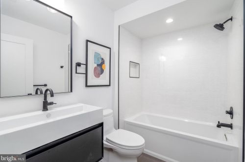 720 17th St, Philadelphia PA  19146-2815 exterior