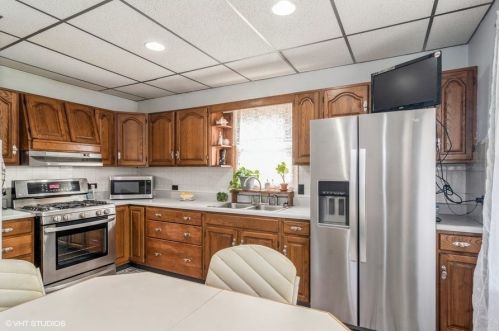 4730 Kelso Ave, Chicago IL 60630-4327 exterior