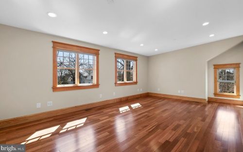 7105 Carroll Ave, Silver Spring MD 20912-4637 exterior