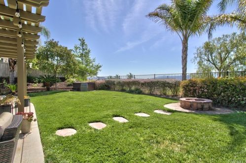 31929 Avenida Enrique, Temecula CA 92591-2145 exterior