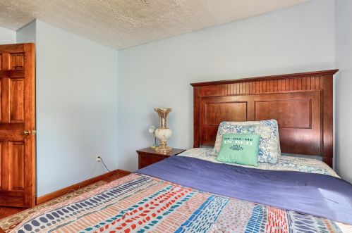 59 Pembroke Rd, Concord NH 03301-5707 exterior