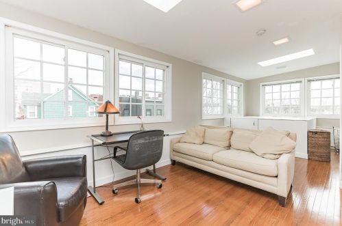 206 S St, Washington DC  20002-1571 exterior