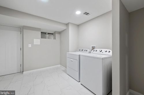 10700 Huntwood Dr, Silver Spring MD  20901-1524 exterior