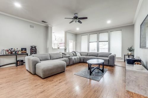 3836 Granbury Dr, Dallas TX 75287-4931 exterior