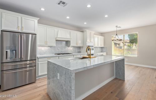 21713 38th Way, Phoenix AZ  85050-4923 exterior