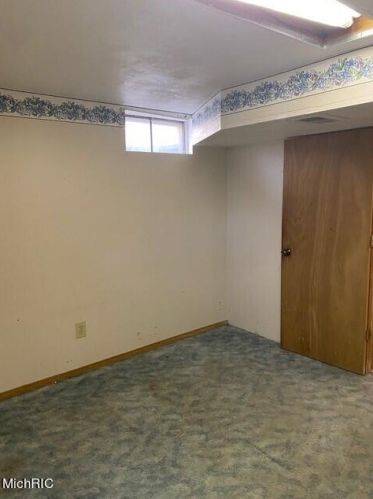 597 Creston St, Meskegon MI 49442-4167 exterior