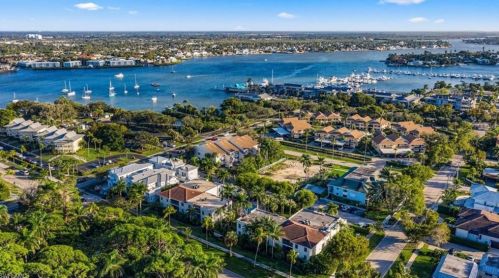 826 10th Ave, Naples FL 34120-5066 exterior