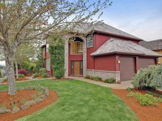 11945 Blackhawk Dr, Portland OR  97229-8822 exterior