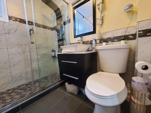 556 St, Union City NJ 07087-2510 exterior