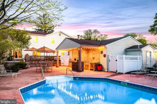 118 Lenox Ave, Trenton NJ 08620-1707 exterior