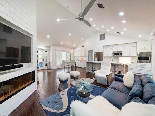 748 Reef Pt Cir, Naples FL 34108-8775 exterior