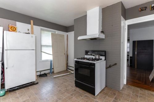 12 Humes St, Providence RI 02907-3203 exterior