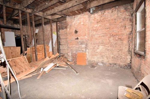 835 Peralta St, Pittsburgh PA 15212-8002 exterior