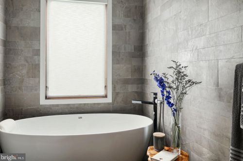 308 2nd St, Philadelphia PA 19133-0040 exterior