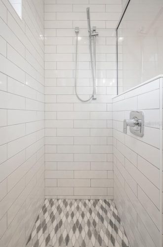 305 Hanna Ave, Tampa FL  33604-6633 exterior