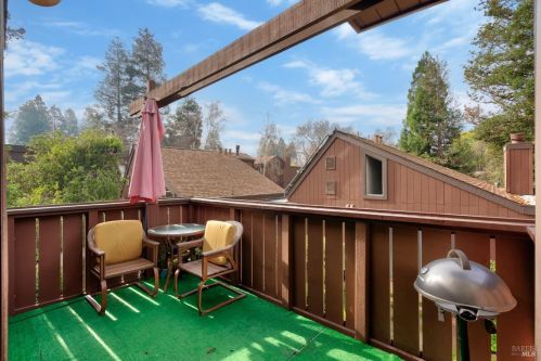 837 Camelback Pl, Concord CA 94523-1230 exterior