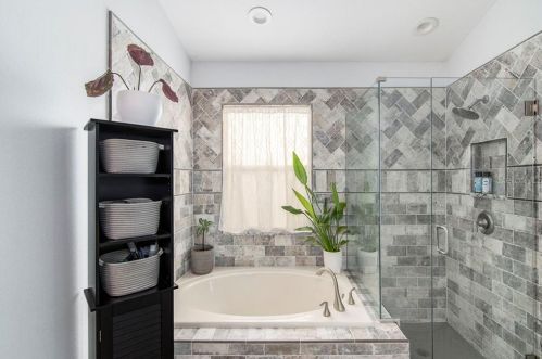 12219 Bishopsford Dr, Tampa FL 33626-1317 exterior