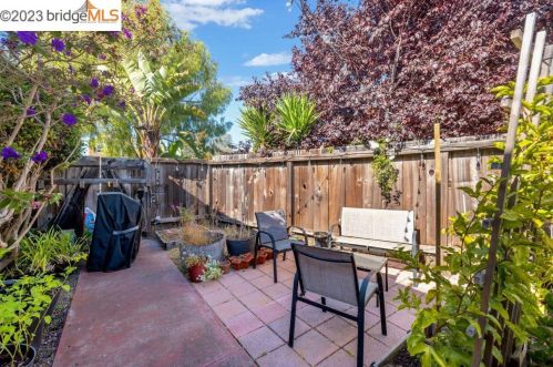 1332 Dwight Way, Berkeley CA 94710-2537 exterior