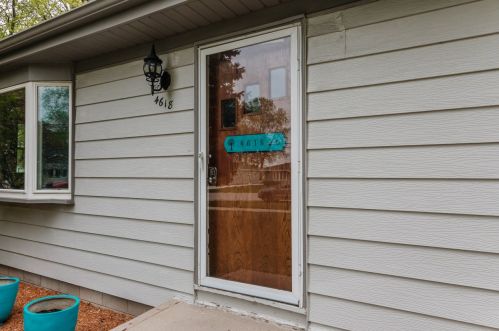 4618 51st St, Milwaukee, WI 53220-4004