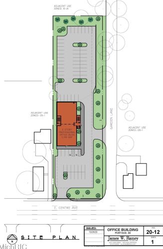 827 Centre Ave, Kalamazoo MI  49002-5506 exterior