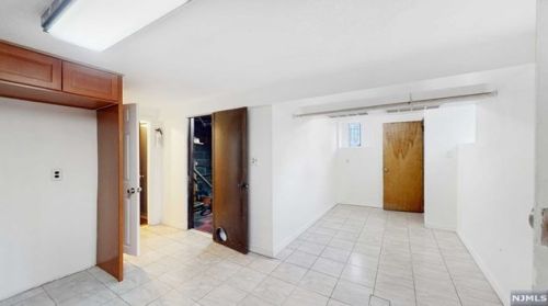 2401 New York Ave, Union City NJ 07087-4515 exterior