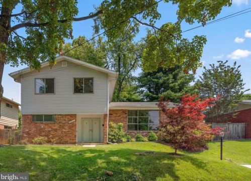 5021 Adrian St, Rockville, MD 20853-3705