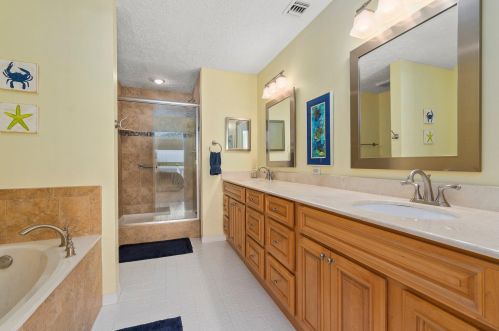 2428 Harbour Cove Dr, Fort Pierce FL  34949-1515 exterior