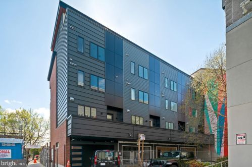 722 Broad St, Philadelphia PA 19146-3119 exterior