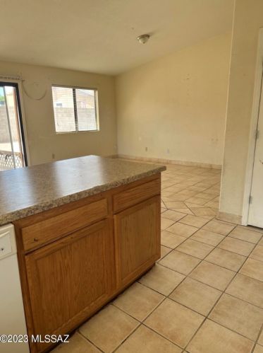 1765 Ransom Oaks Dr, Tucson AZ 85746-3173 exterior