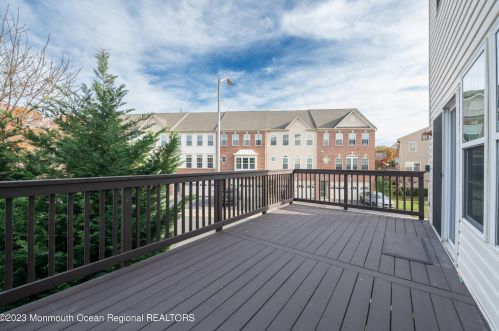 16 Pate Dr, Middletown NJ 07748-1700 exterior