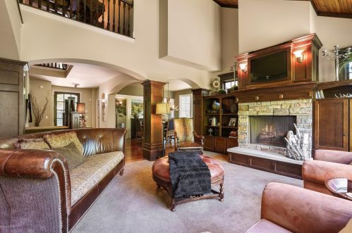 2068 Tall Pne Dr, Grand Rapids MI 49546-7923 exterior