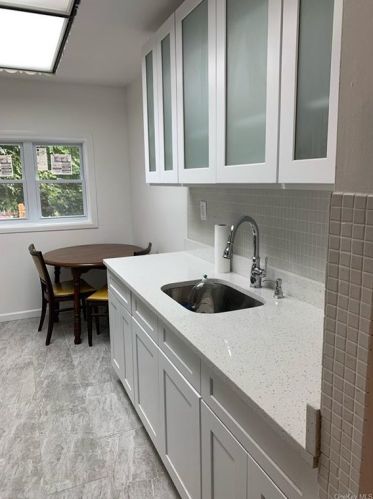 550 Bolton Ave, Bronx NY 10473-2903 exterior