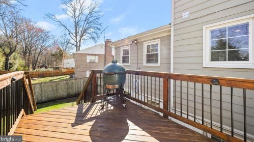 5610 Buckingham Palace Ct, Alexandria VA 22315-4120 exterior