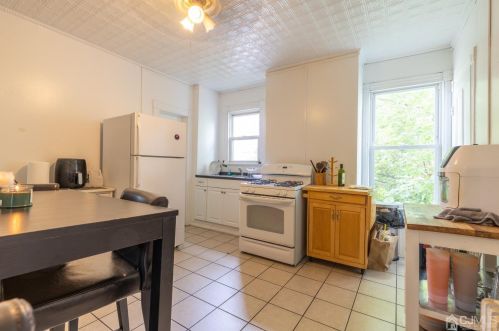 138 Hamilton St, New Brunswick NJ 08901-1806 exterior