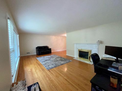 3129 Fleetwood Dr, Kalamazoo MI  49024-5606 exterior