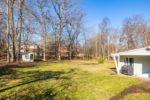 15 Lexton Dr, Farmington CT 06032-2412 exterior