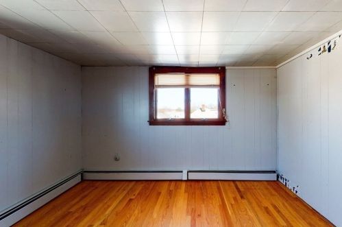 92 Chapel St, Newton MA 02458-1308 exterior