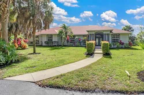 1520 16th Ave, Naples, FL 34117-4449