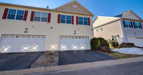 2169 Shamrock Pl, Chaska MN 55318-5404 exterior