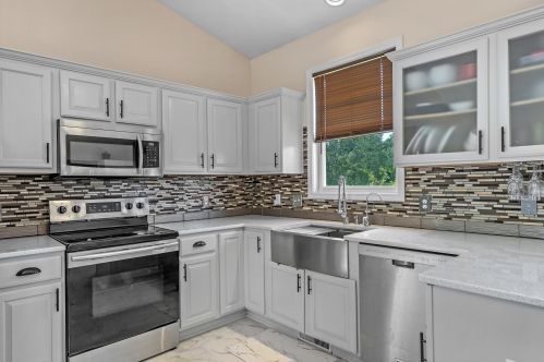 2499 Black Horse Dr, Grand Rapids MI 49505-3970 exterior