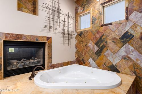 4421 Pontatoc Rd, Tucson AZ 85718-6750 exterior