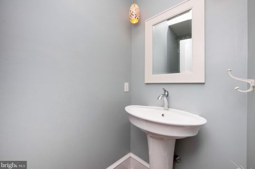 139 Marne Ave, Tavistock NJ 08033-1444 exterior