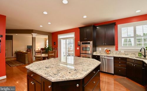 5718 Colfax Ave, Alexandria VA 22311-1012 exterior