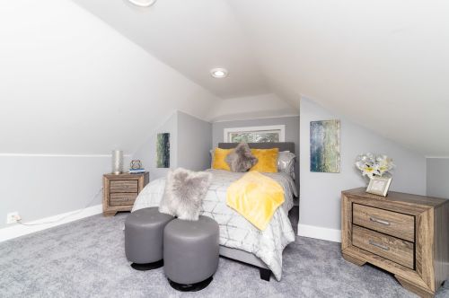 9132 Saginaw Ave, Chicago IL  60617-4150 exterior