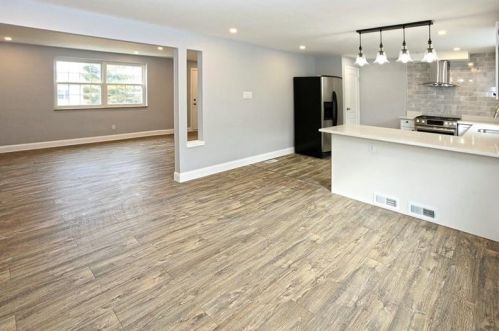 3 Chapel Dr, Pittsburgh PA 15237-2518 exterior