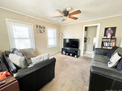 22 8 St, Derby CT 06418-1206 exterior